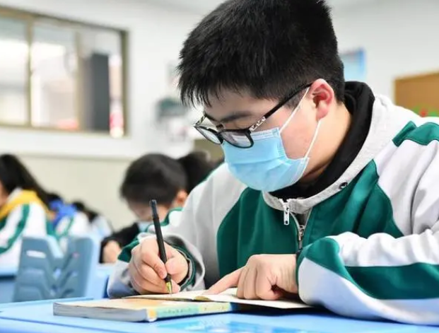 三部门实施新时代基础教育扩优提质行动计划