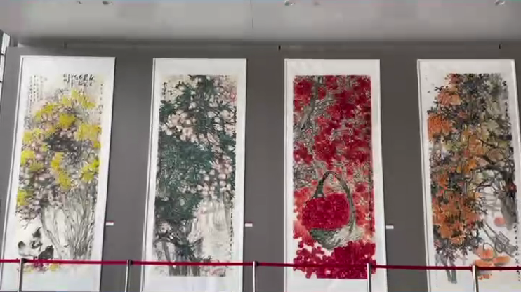 驻马店职业技术学院李新国教授“情系三农”美术作品展亮相第25届中国农加会