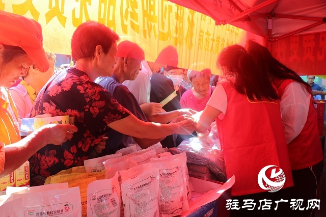 家庭过期药品别乱扔 送去回收可换新