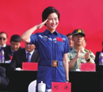 女航天员刘洋为家乡学子上了生动的开学“第一课”