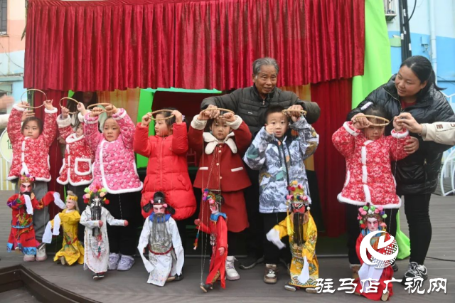 泌阳县开展“迎元旦‘非遗’进校园活动”