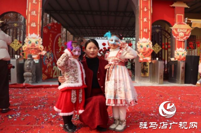 平舆县第六幼儿园举行“寻味中国年”迎元旦主题活动
