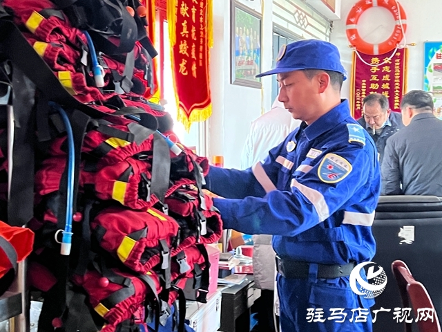 中国青年志愿者侯杰：救援生命 无怨无悔