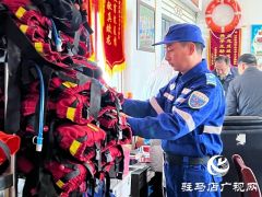 中国青年志愿者侯杰：救援生命 无怨无悔