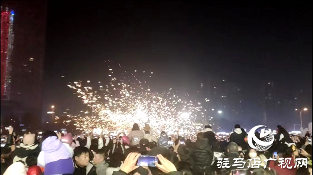 万人齐聚同倒数 共度跨年狂欢夜