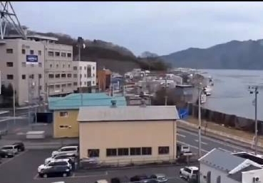 日本降低海啸预警级别