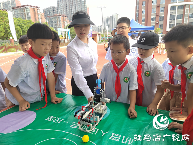 驻马店市第二十三小学举办首届科技艺术文化节