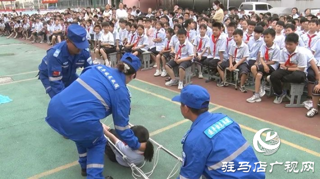 防溺水宣传进校园活动走进遂平县第二小学和车站中心小学