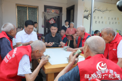 平舆县乡贤端午节慰问怡康幸福中心老人