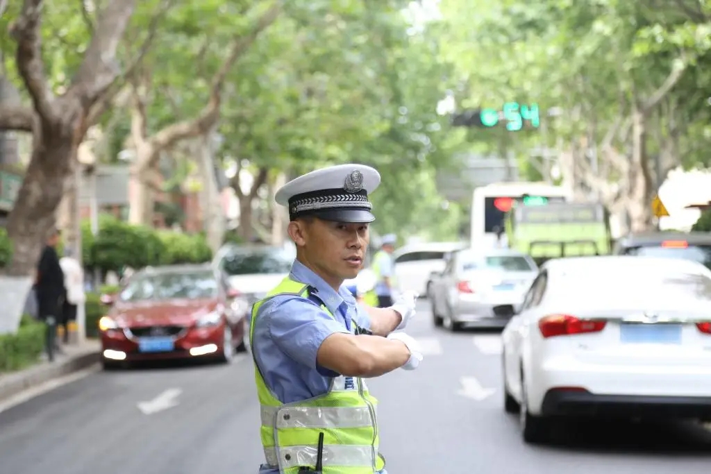 驻马店市城乡一体化示范区交警圆满完成端午节交通安保工作