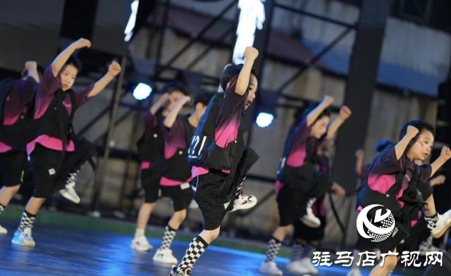 “夏之光”少儿流行舞展演活动在平舆县举办