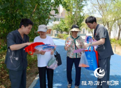 平舆县：公园普法送“清凉”