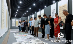 驿城区举办“翰墨润中原”美术书法大赛作品看稿会