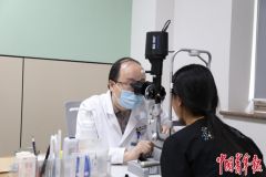 高考生扎堆做近视手术，专家提醒不能一劳永逸