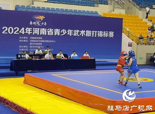 武馆育人结硕果 家长感恩送锦旗