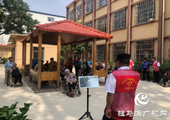文艺服务暖人心 敬老院内情意浓
