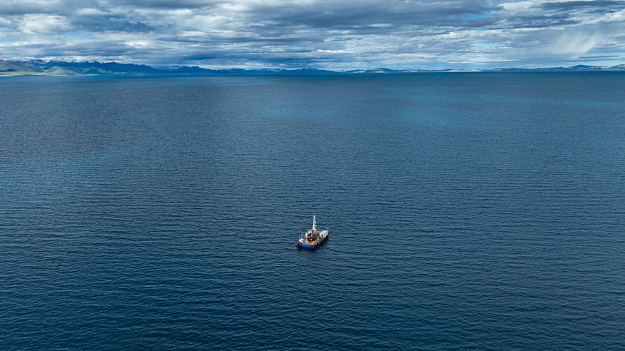 纳木错科考 湖泊岩芯钻探进行时