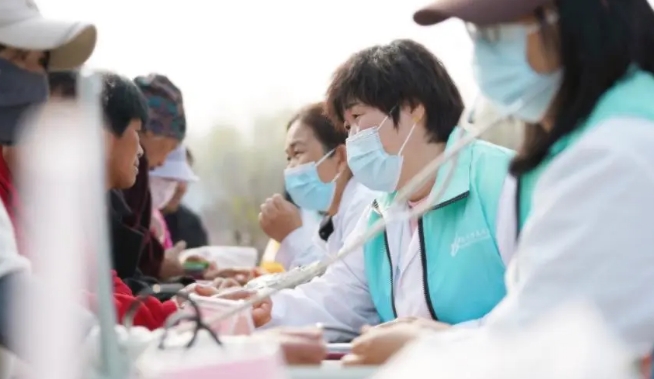 “为人民履职、为中原添彩·人大代表在行动”爱心义诊活动在上蔡县举行