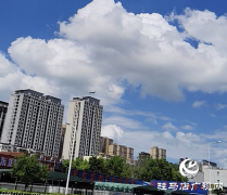 蓝天白云下的驻马店