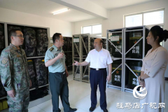 泌阳县长朱东升开展“八一”走访慰问活动