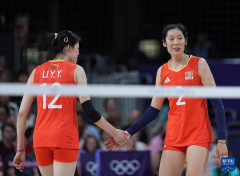 排球——女子小组赛：中国胜法国