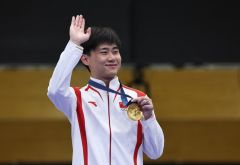 刘宇坤夺得男子50米步枪三姿金牌