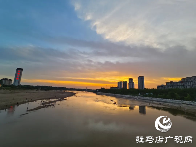 泌阳县南河公园：绝美落日晚霞醉人心