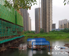 驻马店经济开发区：围挡倾倒成隐患 数字城管促修复