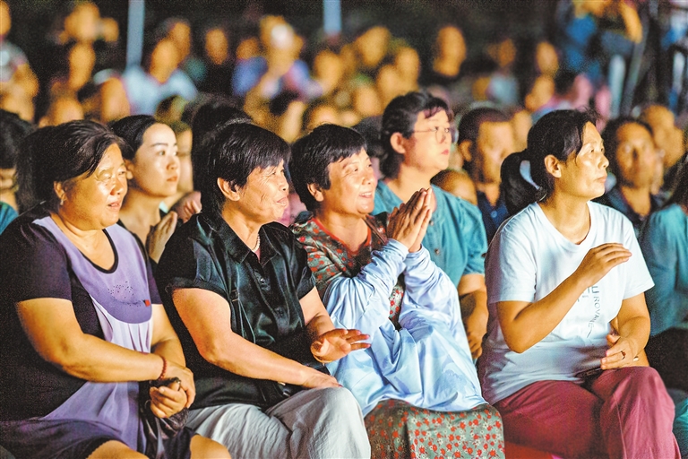 新蔡县：文化志愿者以戏为媒 共绘精神盛宴