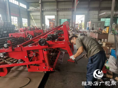 正阳县：订单农机生产忙