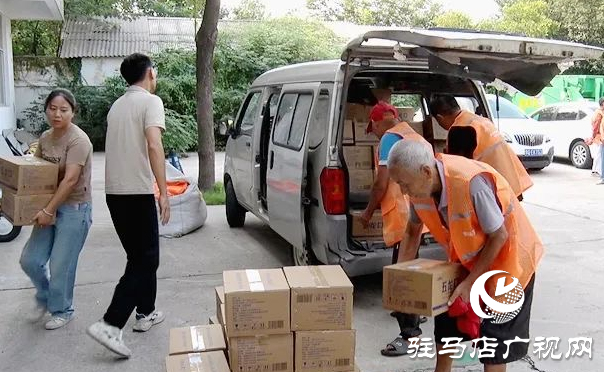 遂平县爱心企业开展 “心系环卫送清凉 ”活动