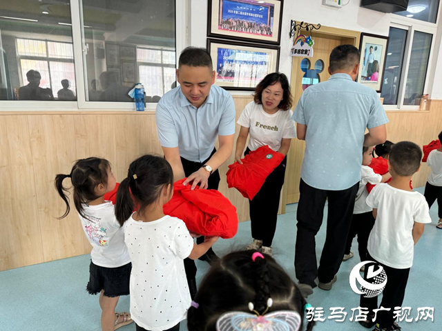 驻马店：企业爱心捐赠   情暖教师节