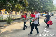 关爱老人 情暖中秋