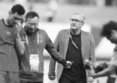 伊万下课“箭在弦上”，谁会接盘？ U21国足主帅安东尼奥和国足助教郑智或都是候选