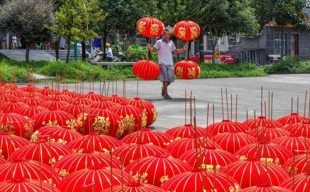 正阳县熊寨镇：红灯笼照亮村民增收路