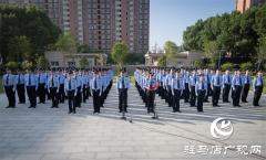 驻马店市公安局经济开发区分局举行国庆升旗仪式