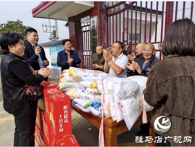 平舆县：爱心企业积极捐赠 老人们温暖过节
