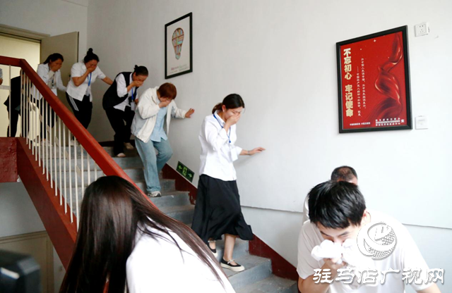 驿城区政务服务中心组织开展消防安全培训及灭火疏散演练