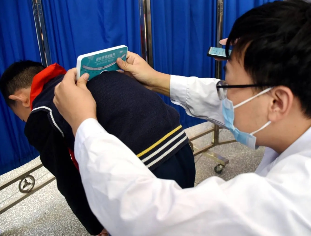 西平县开展学生健康监测行动
