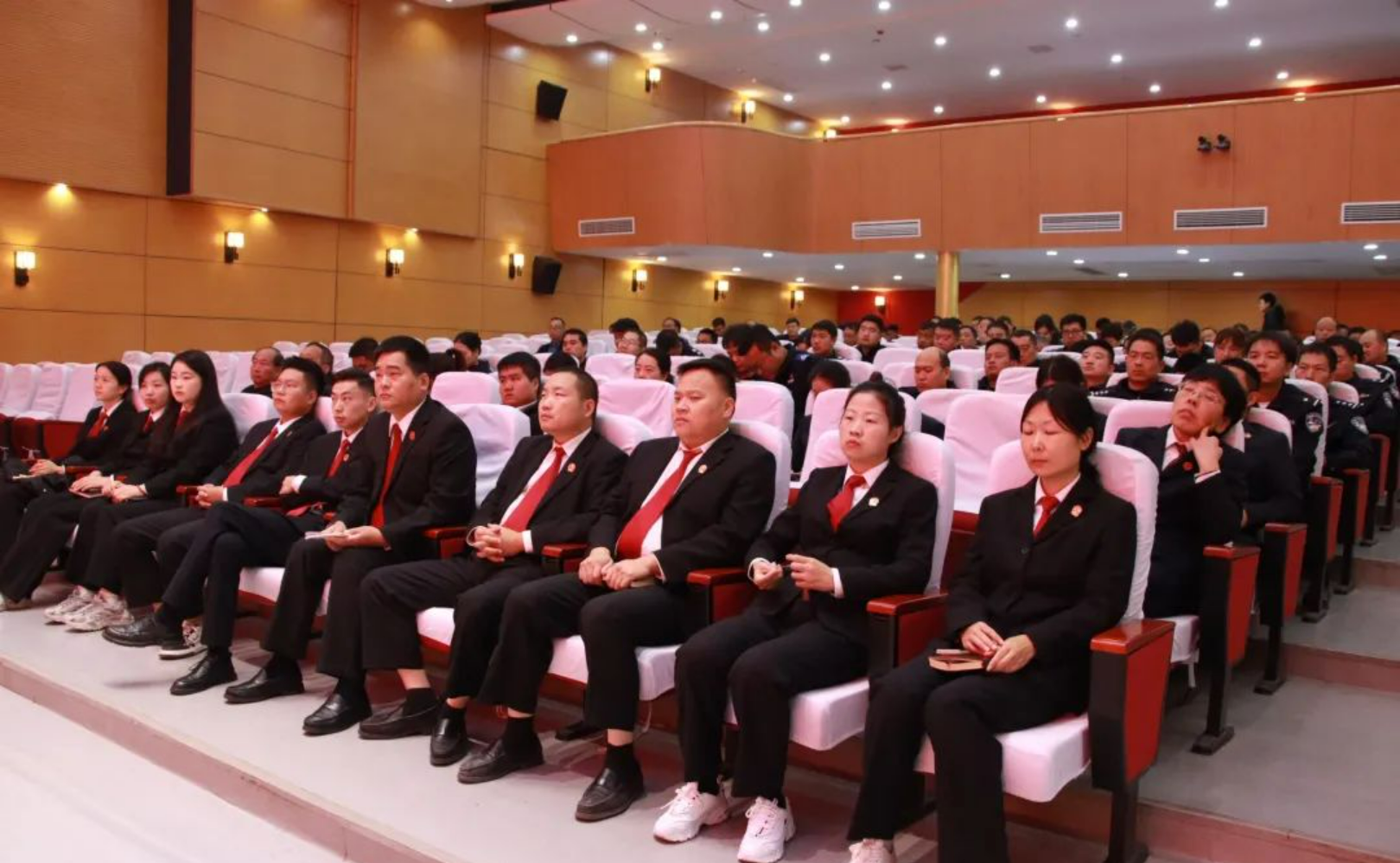 上蔡县举办法治副校长“以案说法”专题培训班