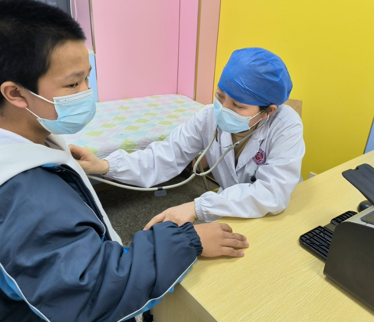 近期儿童呼吸道传染病高发 如何应对？专家提醒