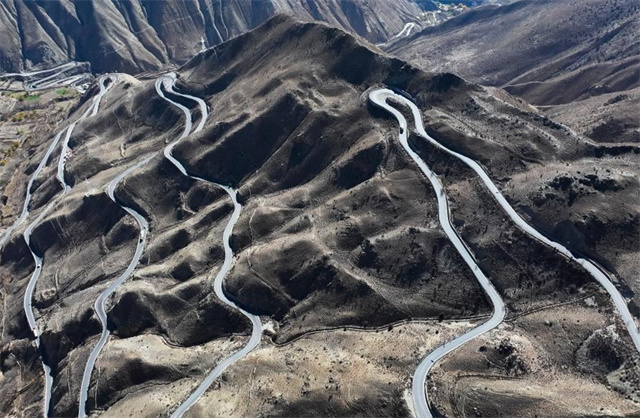 雄奇川藏路