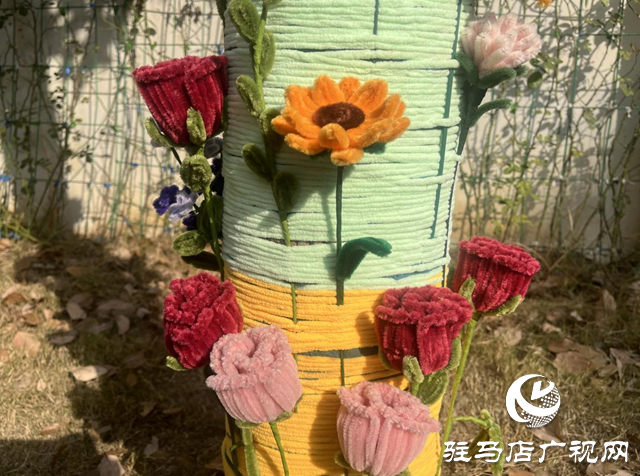 驻马店：彩衣扮靓校园树 美育劳育润童心