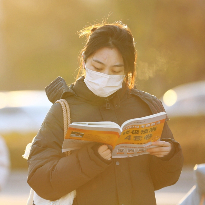 2025年全国硕士研究生招生考试388万人报名