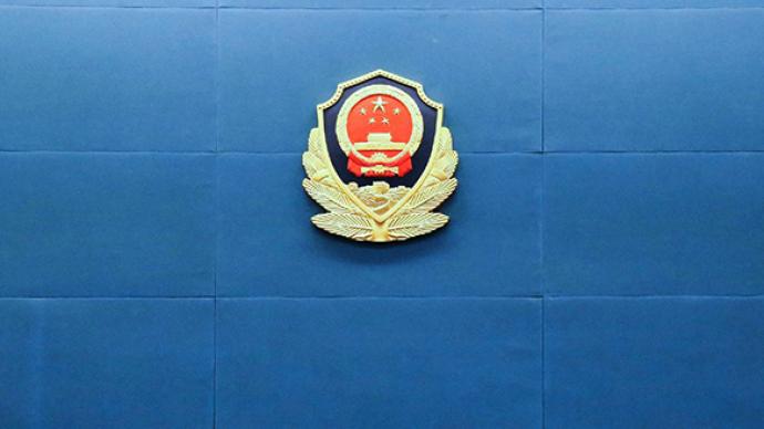首批240名中国籍涉赌诈违法犯罪嫌疑人被从柬埔寨押解回国
