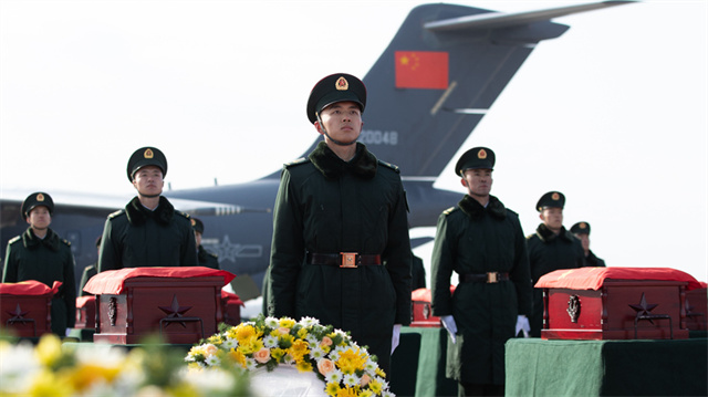 新华全媒+丨第十一批在韩中国人民志愿军烈士遗骸回国