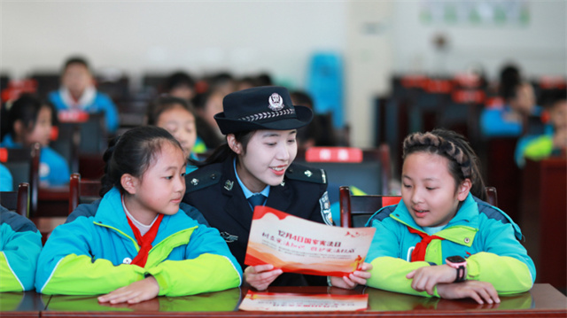多种活动迎接国家宪法日