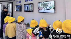 萌娃进警营 感恩递温情