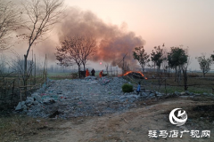 露天焚垃圾隐患多  保洁员呼吁封堵缺口杜绝偷倒现象