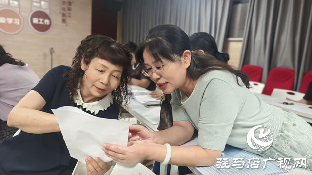驻马店市总工会职工夜校美化声音班学员毕业作品排练进行时